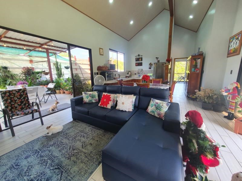Beautiful house for sale in Quepos, – Manuel Antonio Beach Costa Rica $475 000