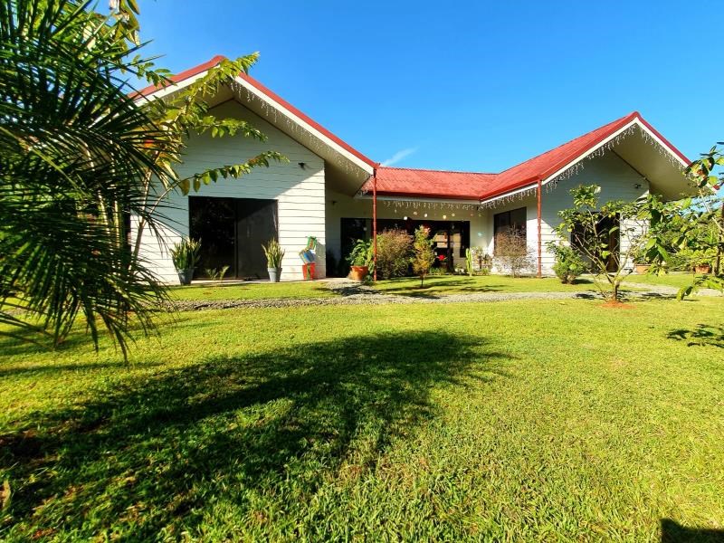 Beautiful house for sale in Quepos, – Manuel Antonio Beach Costa Rica $475 000