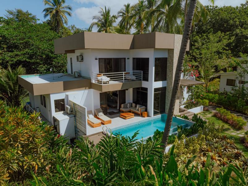 Stunning luxurious ocean-front villa for sale