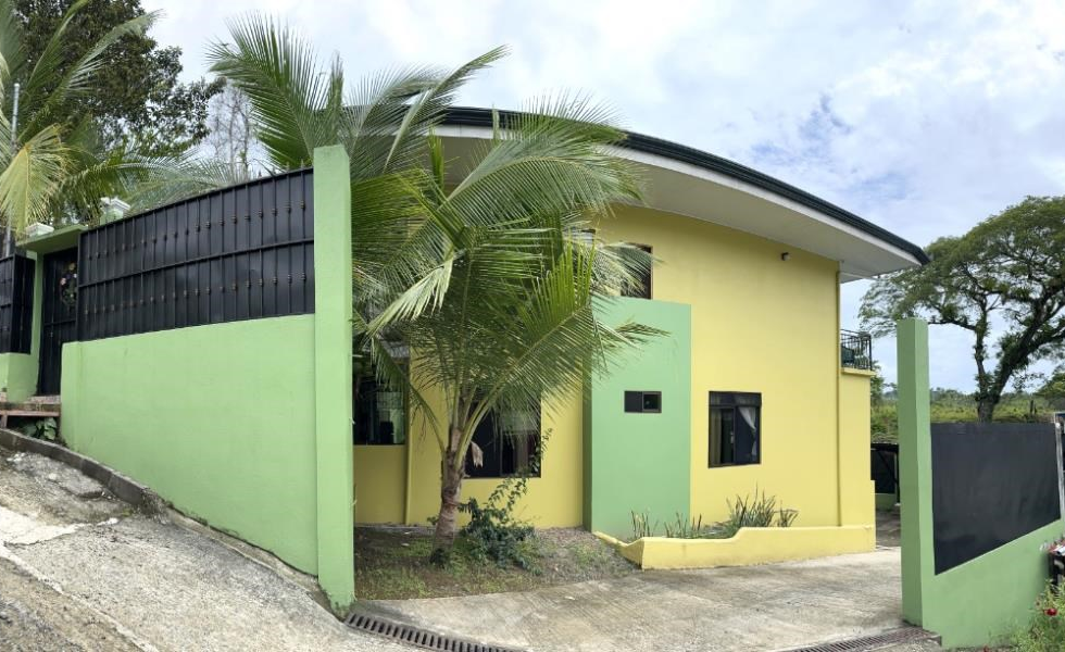 Your home in Manuel Antonio awaits you: property 10 minutes from the beach.