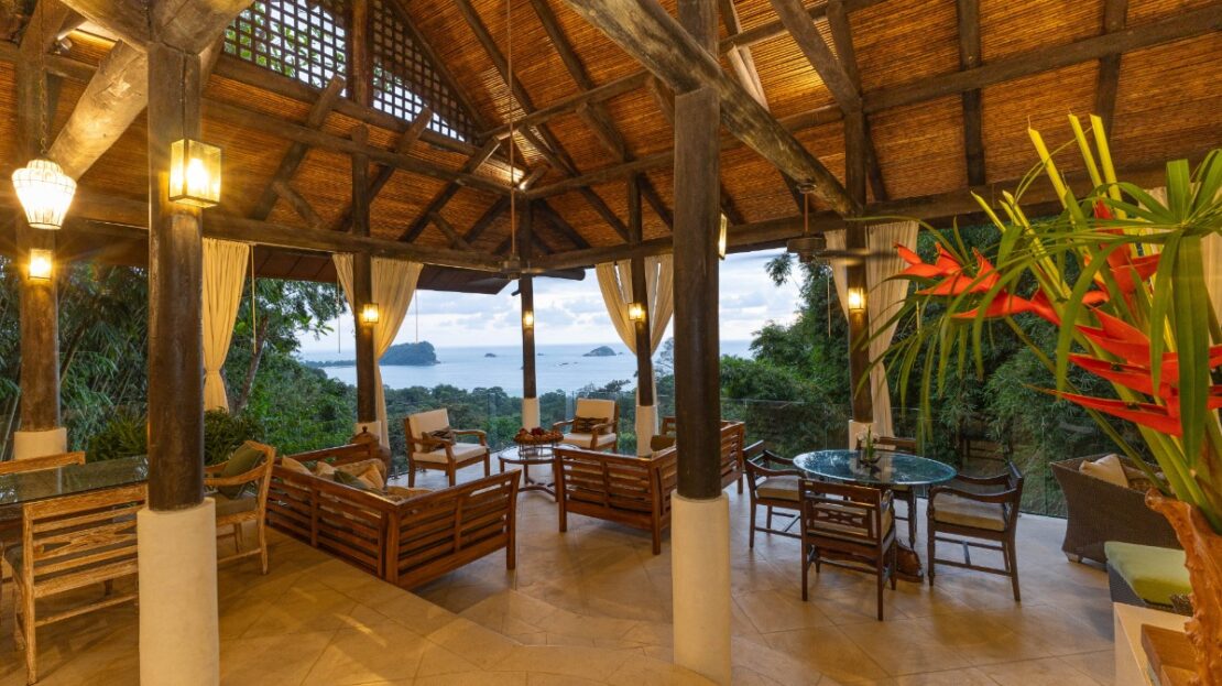 Casa Vista Azul, A Luxurious Retreat in Manuel Antonio