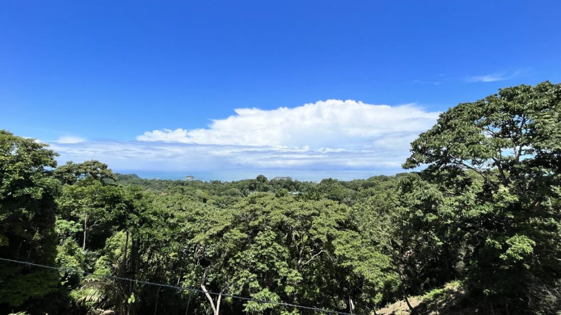 Ocean view lot in the heart of Manuel Antonio close to all amenities and bus stop